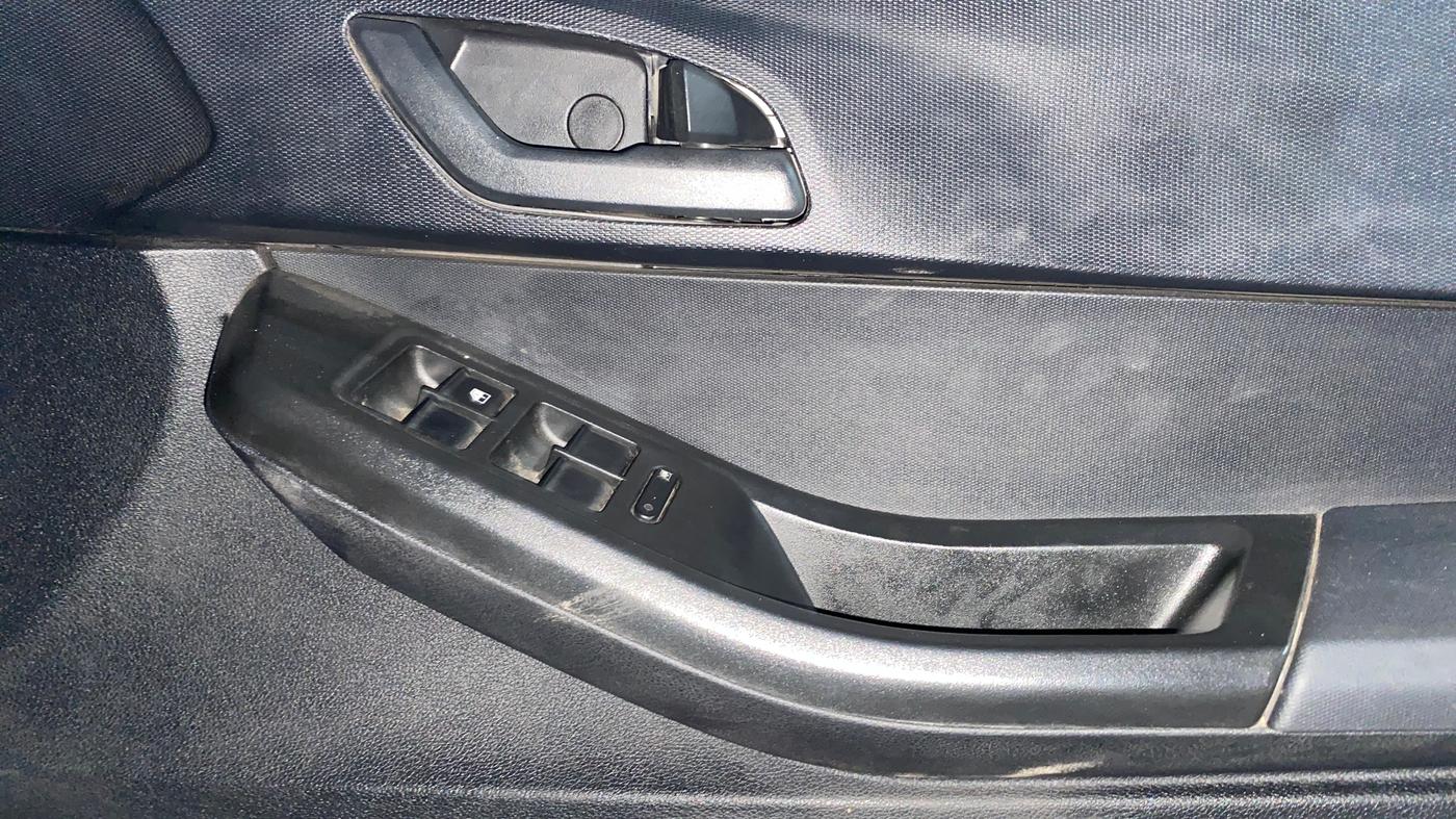 2022 Tata TIAGO NRG  NRG XZA CNG, CNG, Automatic, 32,601 km, Driver Side Door Panels Control