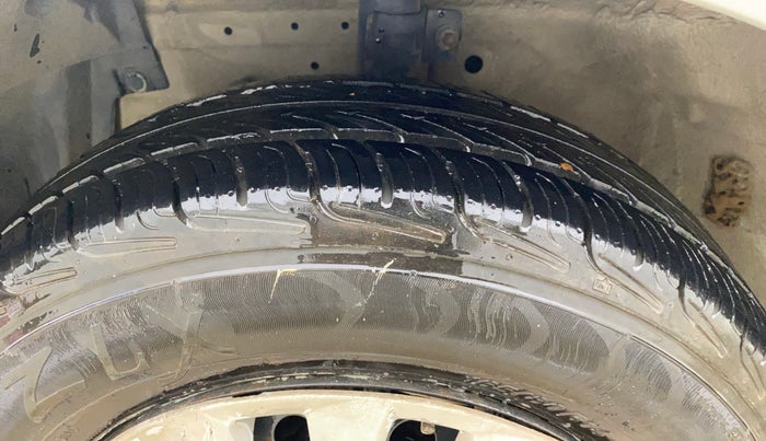 2015 Maruti Swift Dzire VXI, Petrol, Manual, 98,682 km, Left Front Tyre Tread