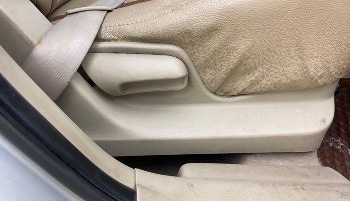 2015 Maruti Swift Dzire VXI, Petrol, Manual, 98,682 km, Driver Side Adjustment Panel