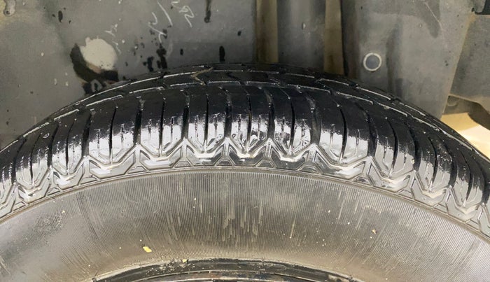 2015 Maruti Swift Dzire VXI, Petrol, Manual, 98,682 km, Left Rear Tyre Tread