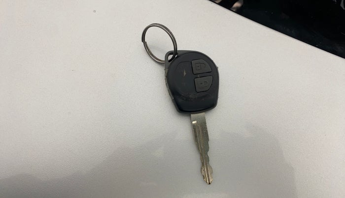 2015 Maruti Swift Dzire VXI, Petrol, Manual, 98,682 km, Key Close Up