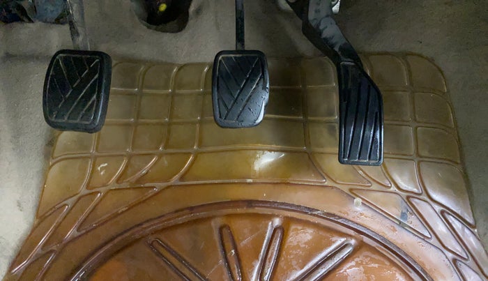 2015 Maruti Swift Dzire VXI, Petrol, Manual, 98,682 km, Pedals