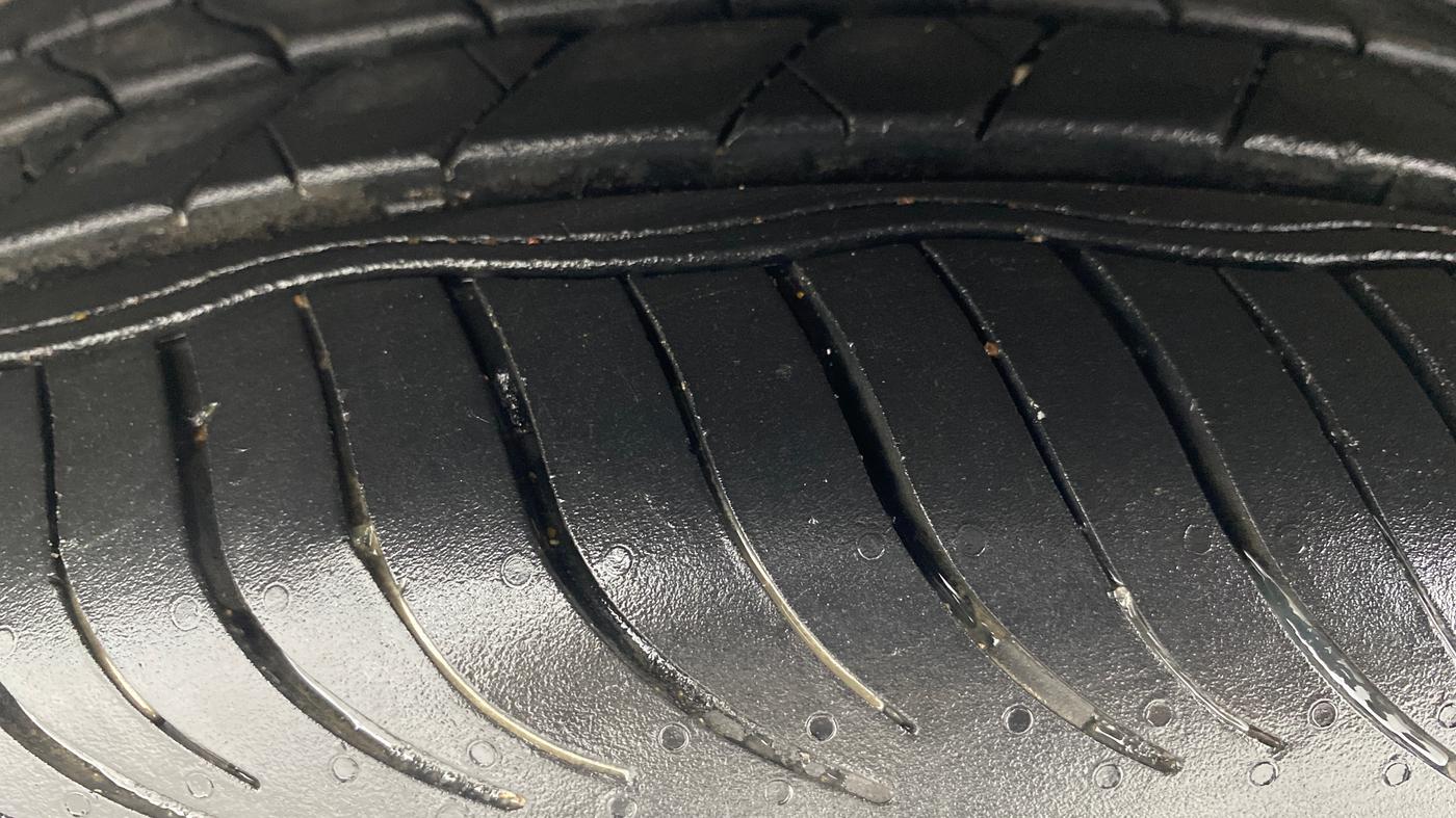 2015 Ford Ecosport TITANIUM 1.5L PETROL AT, Petrol, Automatic, 1,04,774 km, Left Front Tyre Tread