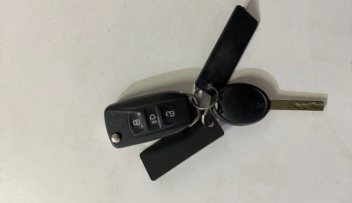 2019 Tata NEXON XMA PETROL, Petrol, Automatic, 49,278 km, Key Close Up