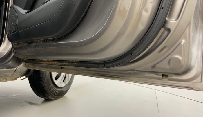 2018 Datsun Redi Go T (O), Petrol, Manual, 76,306 km, Driver-side door - Slightly rusted