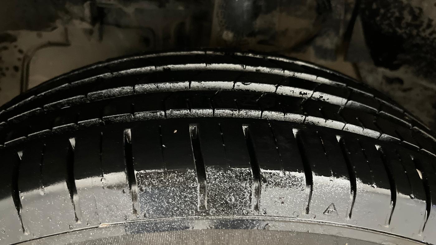 2018 Tata NEXON XM PETROL, Petrol, Manual, 25,218 km, Left Front Tyre Tread
