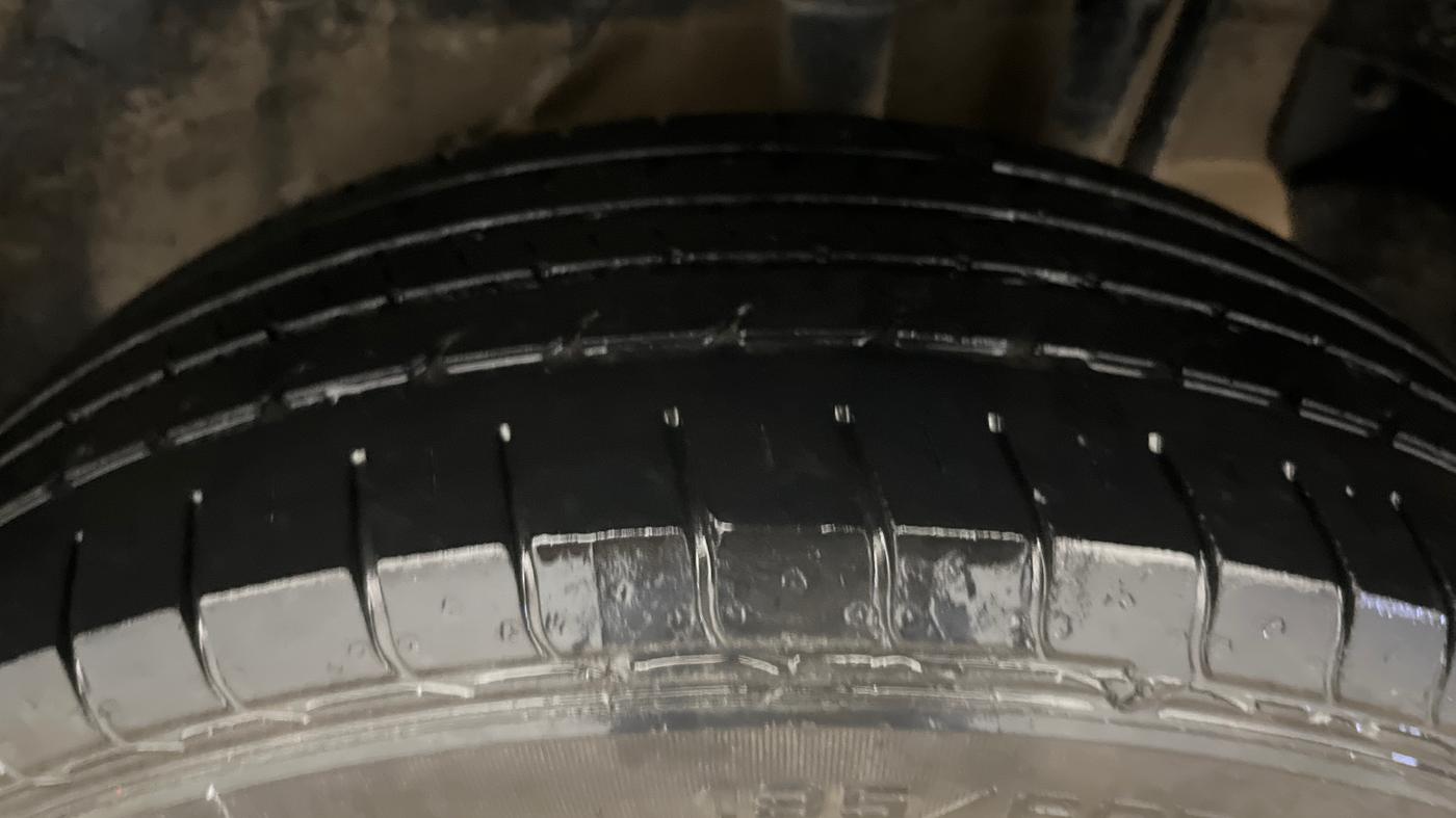 2018 Tata NEXON XM PETROL, Petrol, Manual, 25,218 km, Left Rear Tyre Tread