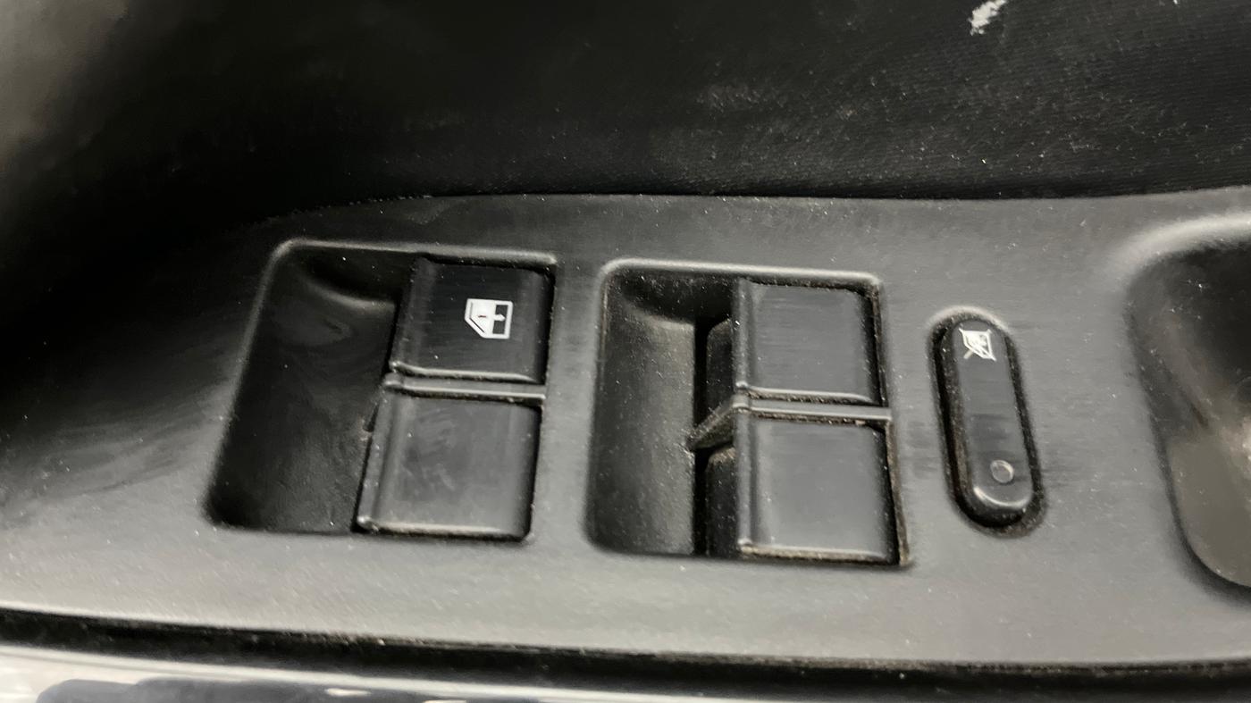 2018 Tata NEXON XM PETROL, Petrol, Manual, 25,218 km, Driver Side Door Panels Control