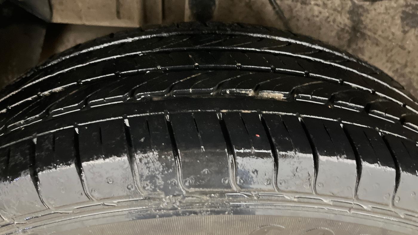 2018 Tata NEXON XM PETROL, Petrol, Manual, 25,218 km, Right Rear Tyre Tread
