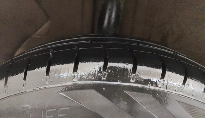 2016 Hyundai Elite i20 SPORTZ 1.2, Petrol, Manual, 58,206 km, Right Rear Tyre Tread