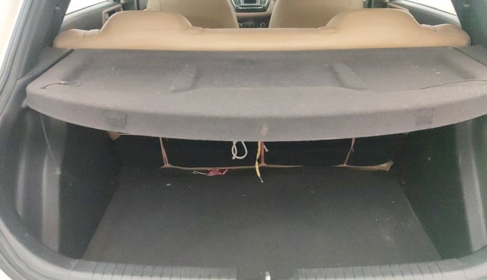 2016 Hyundai Elite i20 SPORTZ 1.2, Petrol, Manual, 58,206 km, Boot Inside