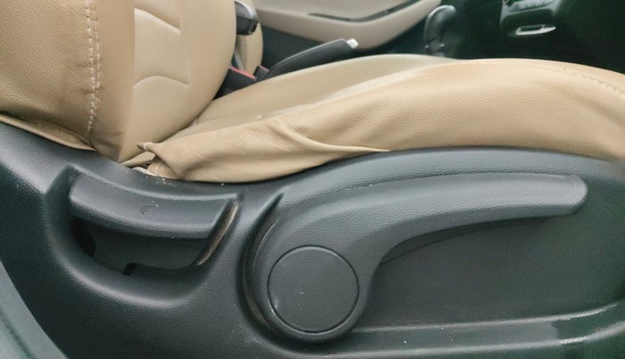 2016 Hyundai Elite i20 SPORTZ 1.2, Petrol, Manual, 58,206 km, Driver Side Adjustment Panel