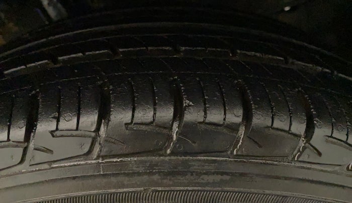 2017 Maruti Baleno DELTA PETROL 1.2, Petrol, Manual, 31,221 km, Left Rear Tyre Tread