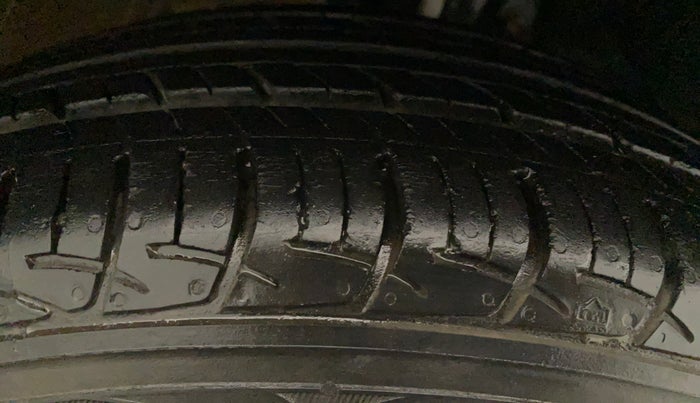 2017 Maruti Baleno DELTA PETROL 1.2, Petrol, Manual, 31,221 km, Right Rear Tyre Tread