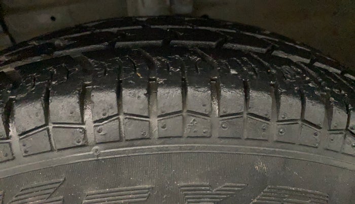 2014 Maruti Swift Dzire VXI, Petrol, Manual, 34,319 km, Left Front Tyre Tread