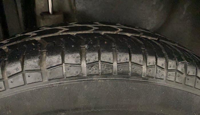 2014 Maruti Swift Dzire VXI, Petrol, Manual, 34,319 km, Right Rear Tyre Tread