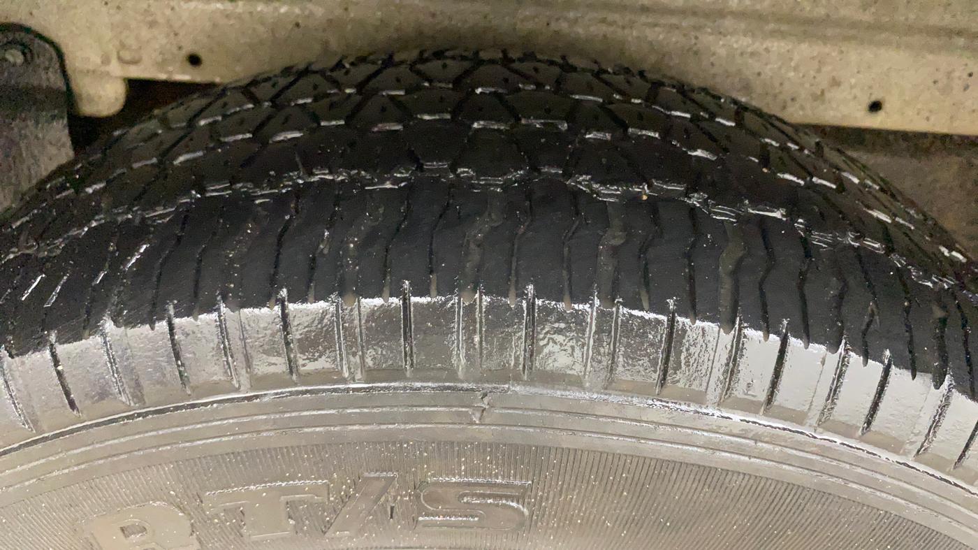 2019 Mahindra Xylo H4 BS IV, Diesel, Manual, 1,28,510 km, Right Rear Tyre Tread