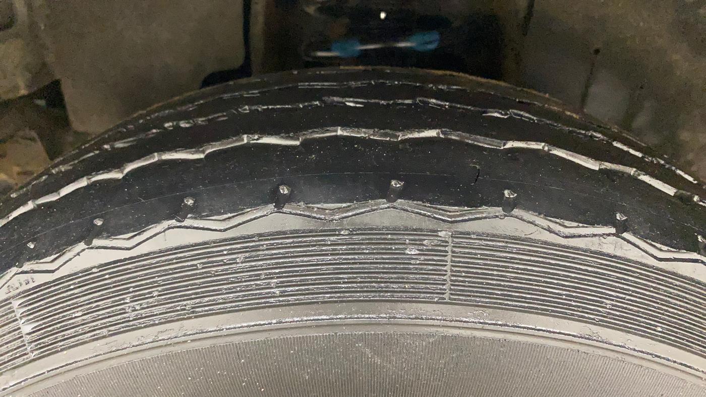 2019 Mahindra Xylo H4 BS IV, Diesel, Manual, 1,28,510 km, Left Front Tyre Tread