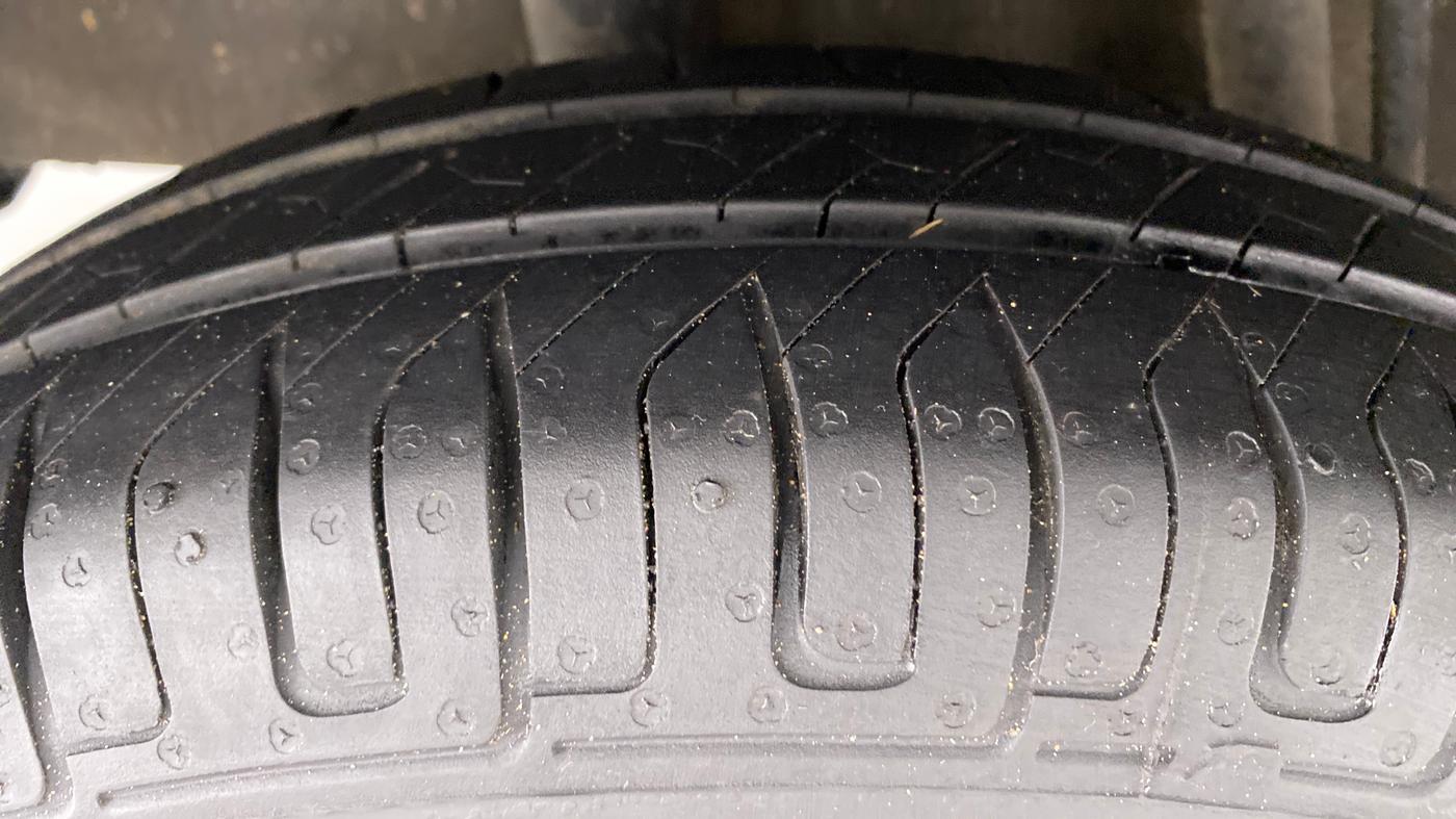 2016 Renault Kwid RXT Opt, Petrol, Manual, 43,315 km, Right Rear Tyre Tread