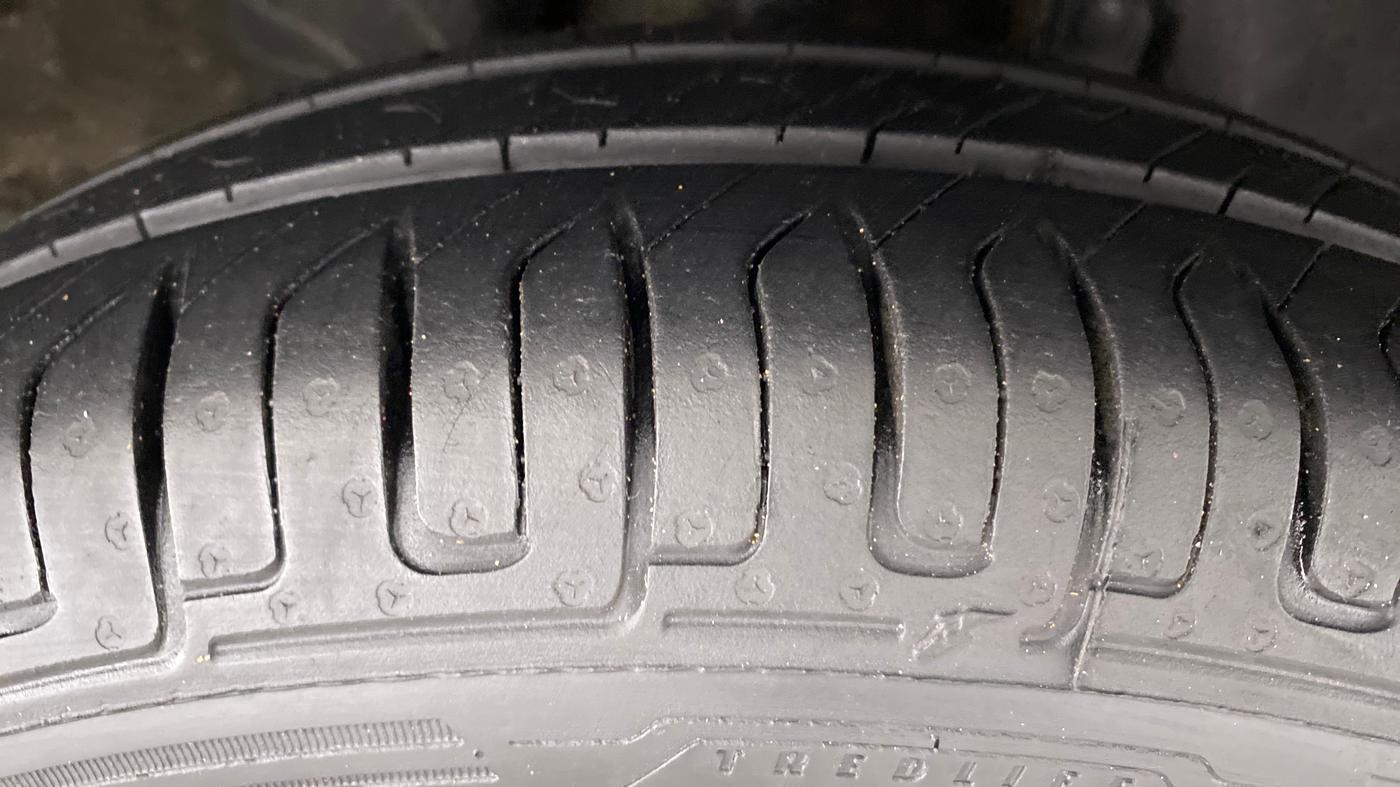 2016 Renault Kwid RXT Opt, Petrol, Manual, 43,315 km, Right Front Tyre Tread