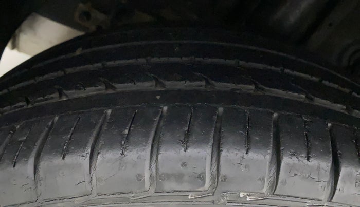 2014 Hyundai Elite i20 ASTA 1.2, Petrol, Manual, 30,003 km, Right Rear Tyre Tread