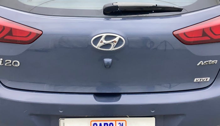 2014 Hyundai Elite i20 ASTA 1.2, Petrol, Manual, 30,003 km, Dicky (Boot door) - Slightly dented