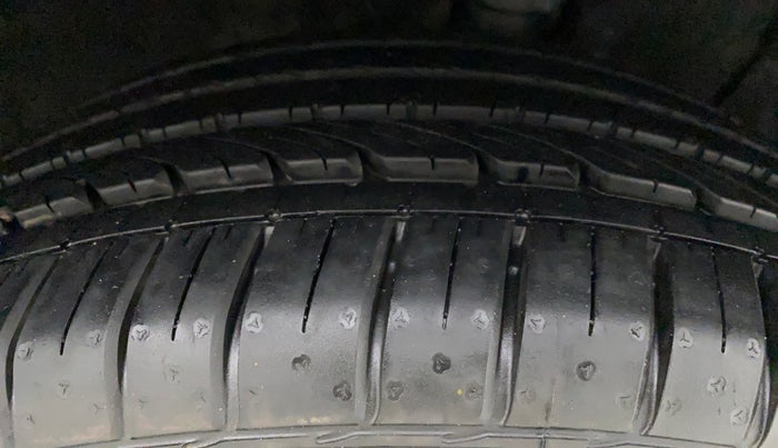2014 Hyundai Elite i20 ASTA 1.2, Petrol, Manual, 30,003 km, Right Front Tyre Tread