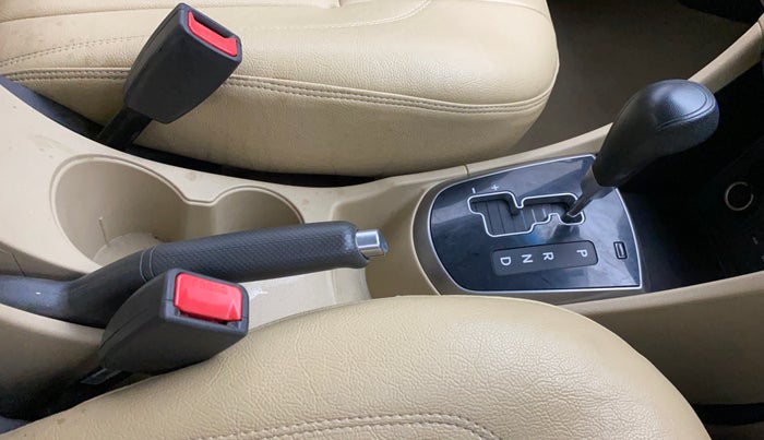 2017 Hyundai Verna 1.6 VTVT SX AT, Petrol, Automatic, 55,744 km, Gear Lever