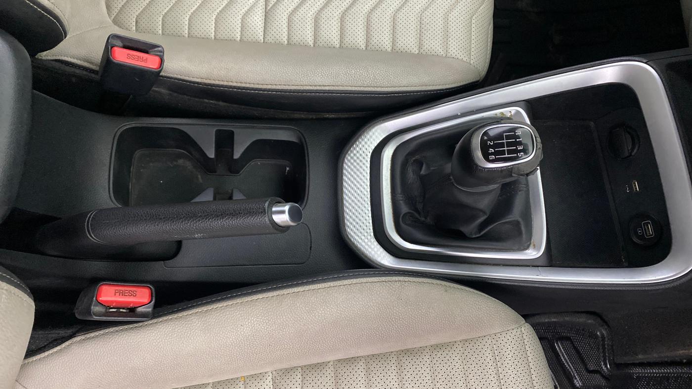 2020 KIA SONET HTX PLUS 1.0 IMT, Petrol, Manual, 87,787 km, Gear Lever
