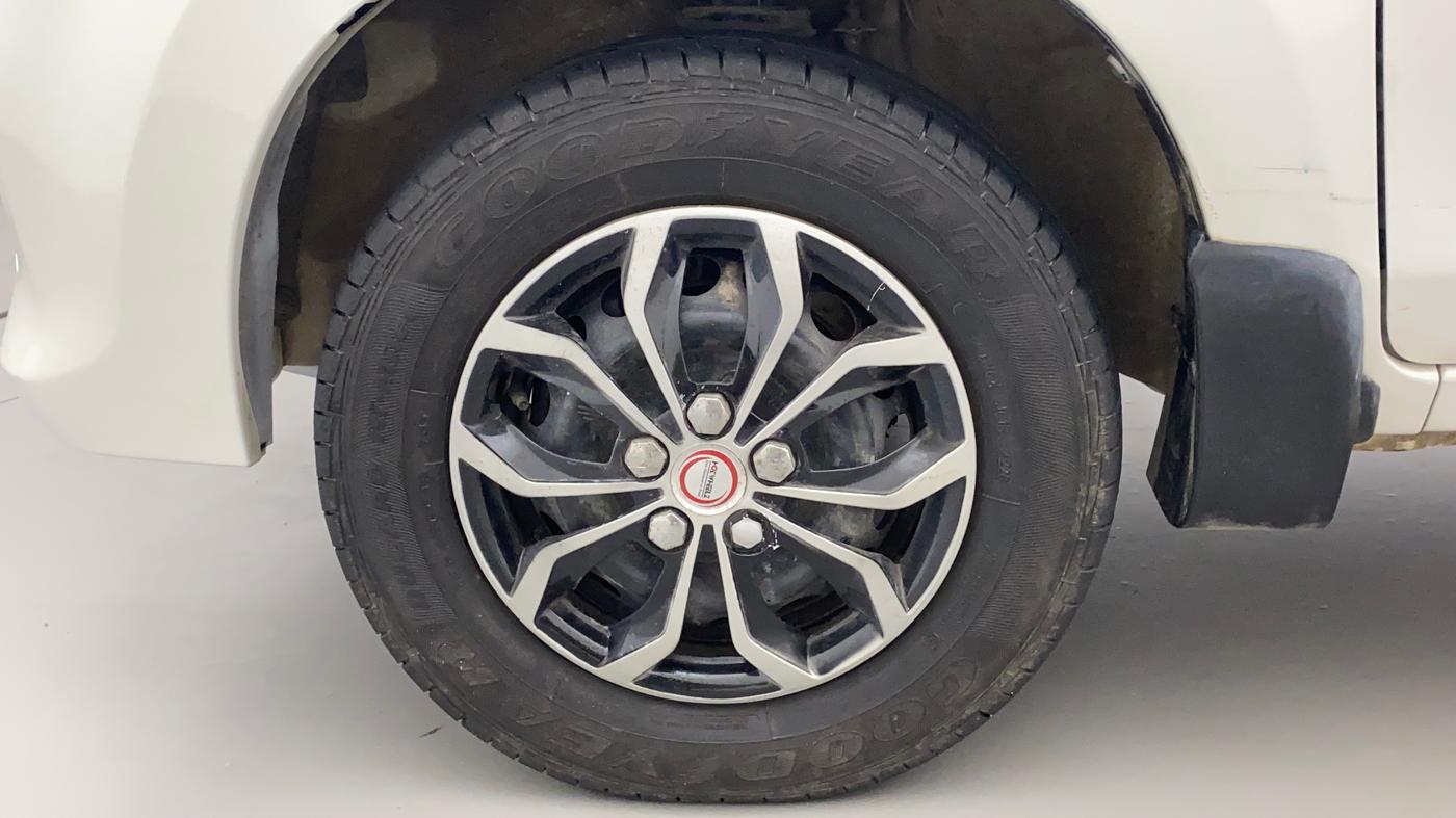 2016 Maruti Alto 800 LXI O, Petrol, Manual, 65,195 km, Left Front Wheel