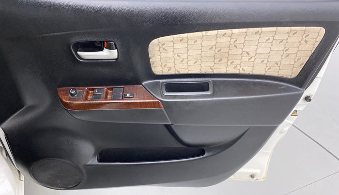 2018 Maruti Wagon R 1.0 VXI AMT, CNG, Automatic, 71,764 km, Driver Side Door Panels Control