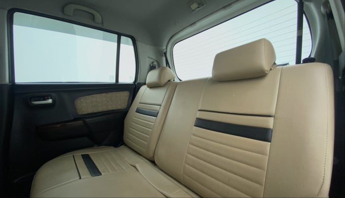 2018 Maruti Wagon R 1.0 VXI AMT, CNG, Automatic, 71,764 km, Right Side Rear Door Cabin