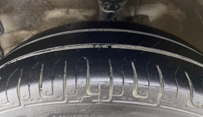 2018 Maruti Wagon R 1.0 VXI AMT, CNG, Automatic, 71,764 km, Left Front Tyre Tread