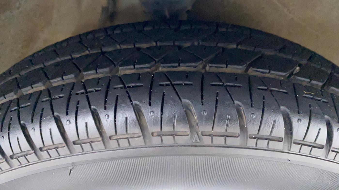 2012 Maruti Alto 800 LXI, Petrol, Manual, 76,828 km, Right Front Tyre Tread