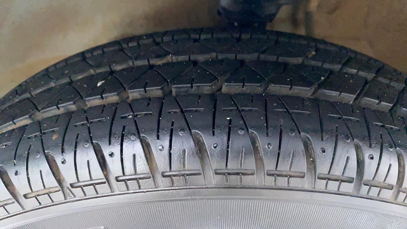 2012 Maruti Alto 800 LXI, Petrol, Manual, 76,828 km, Left Front Tyre Tread