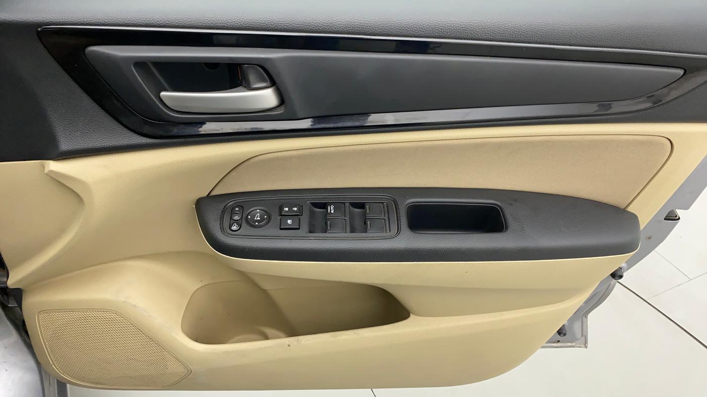 2019 Honda Amaze 1.2 V CVT I VTEC, Petrol, Automatic, 45,245 km, Driver Side Door Panels Control