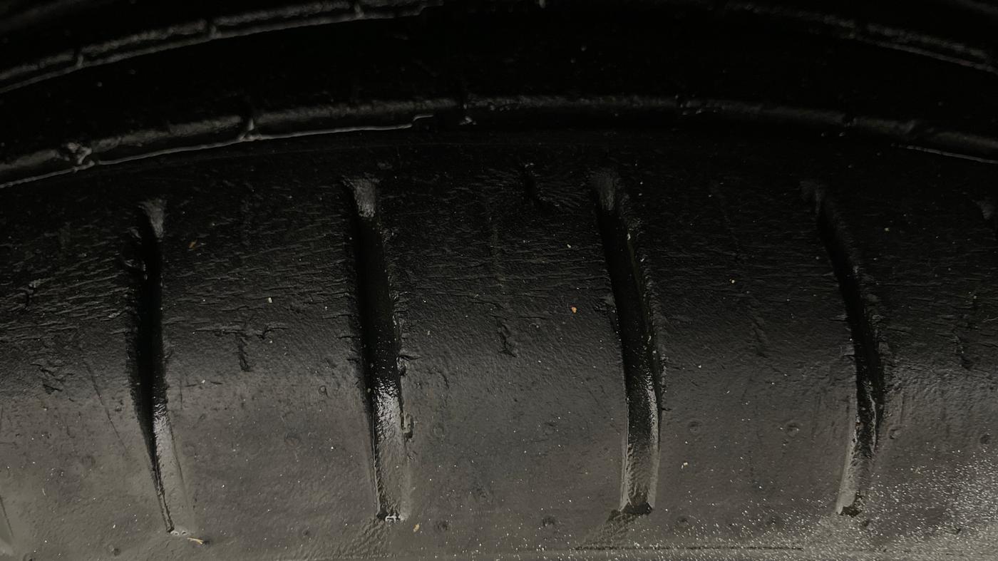 2018 Maruti Baleno ALPHA CVT PETROL 1.2, Petrol, Automatic, 70,064 km, Right Front Tyre Tread