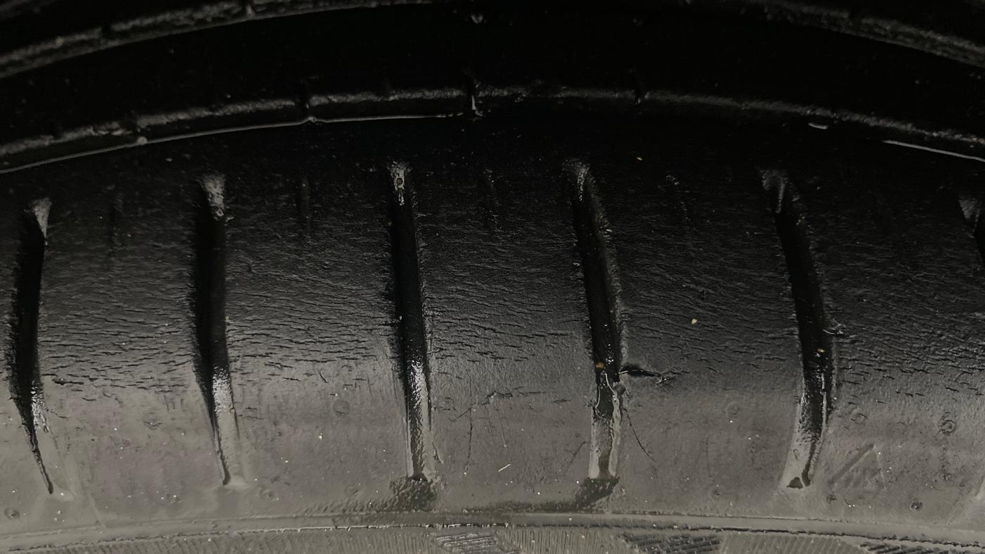 2018 Maruti Baleno ALPHA CVT PETROL 1.2, Petrol, Automatic, 70,064 km, Left Front Tyre Tread
