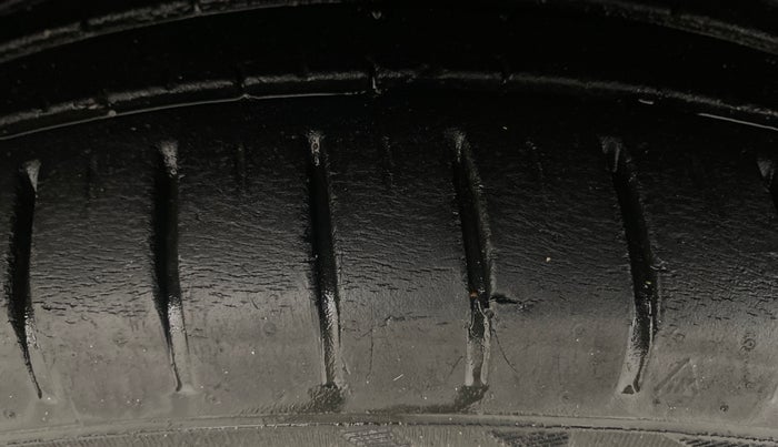 2018 Maruti Baleno ALPHA CVT PETROL 1.2, Petrol, Automatic, 70,064 km, Left Front Tyre Tread