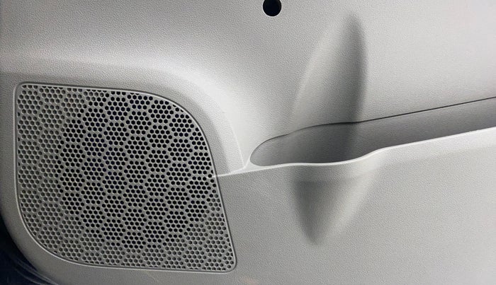 2017 Mahindra Kuv100 K2+ 6 STR, Petrol, Manual, 37,022 km, Speaker