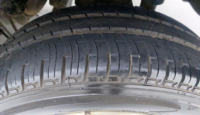 2017 Mahindra Kuv100 K2+ 6 STR, Petrol, Manual, 37,022 km, Left Rear Tyre Tread