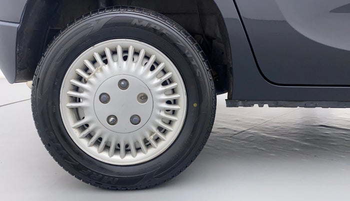 2017 Mahindra Kuv100 K2+ 6 STR, Petrol, Manual, 37,022 km, Right Rear Wheel