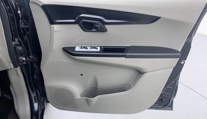 2017 Mahindra Kuv100 K2+ 6 STR, Petrol, Manual, 37,022 km, Driver Side Door Panels Control