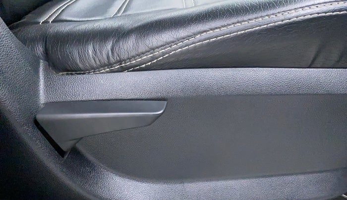 2017 Mahindra Kuv100 K2+ 6 STR, Petrol, Manual, 37,022 km, Driver Side Adjustment Panel