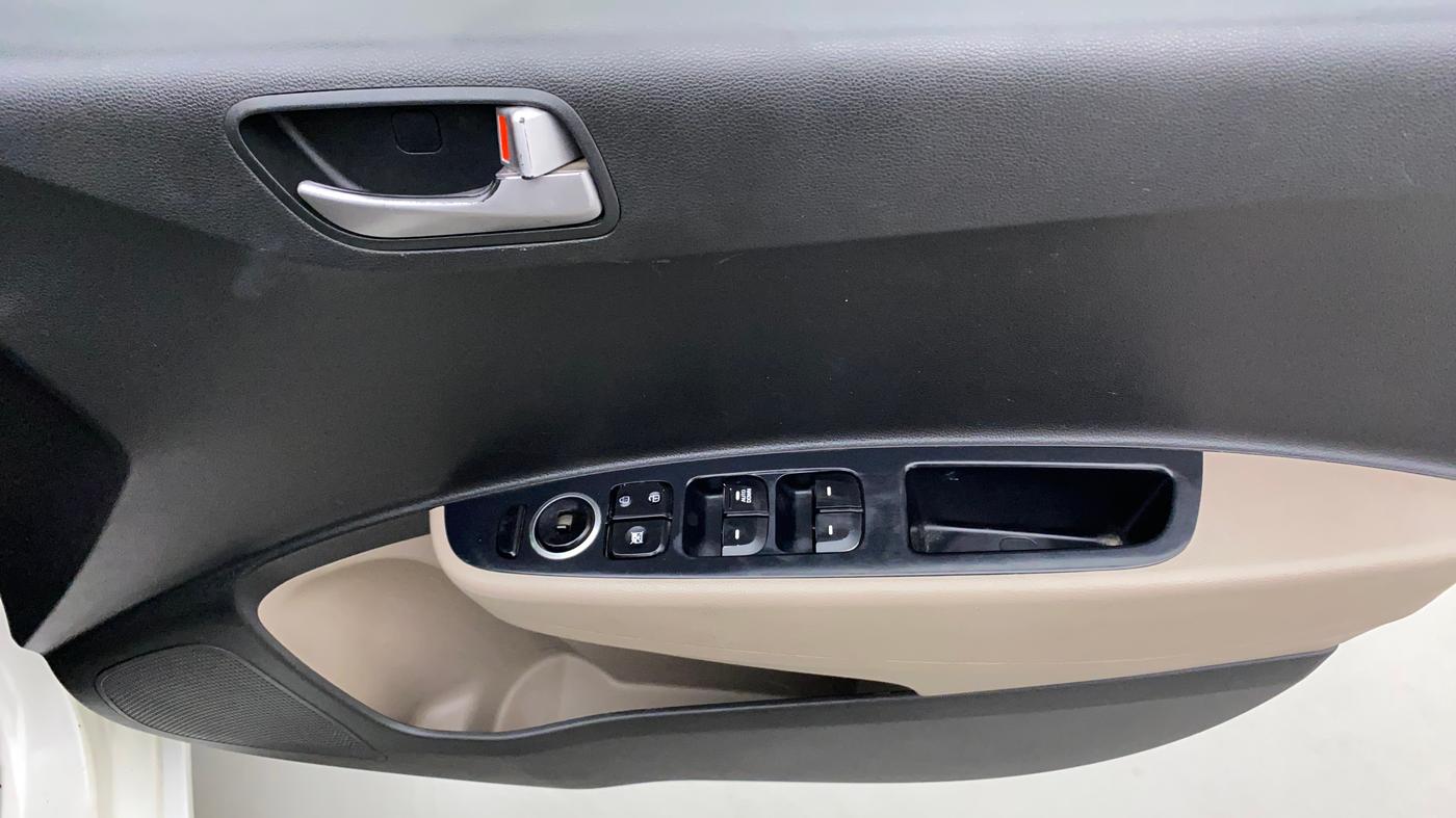 2014 Hyundai Grand i10 ASTA AT 1.2 KAPPA VTVT, Petrol, Automatic, 95,743 km, Driver Side Door Panels Control