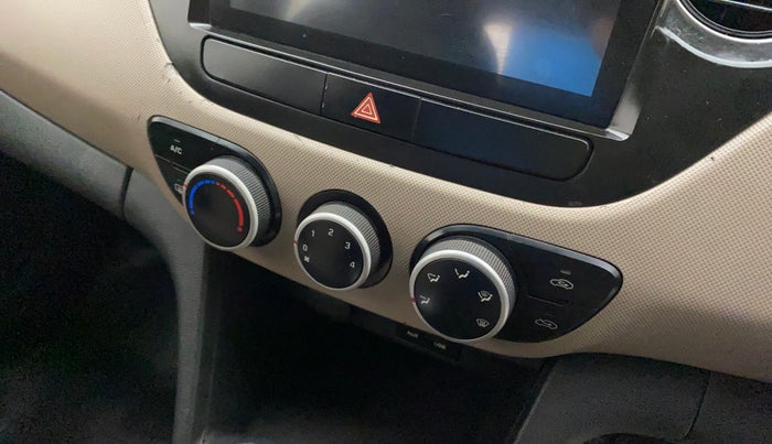 2014 Hyundai Grand i10 ASTA AT 1.2 KAPPA VTVT, Petrol, Automatic, 95,743 km, AC Unit - Minor issue in the heater switch