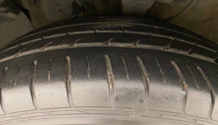 2016 Hyundai Creta SX PLUS AT 1.6 PETROL, Petrol, Automatic, 40,813 km, Left Front Tyre Tread