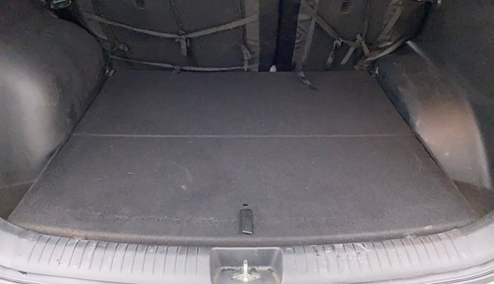 2016 Hyundai Creta SX PLUS AT 1.6 PETROL, Petrol, Automatic, 40,813 km, Boot Inside