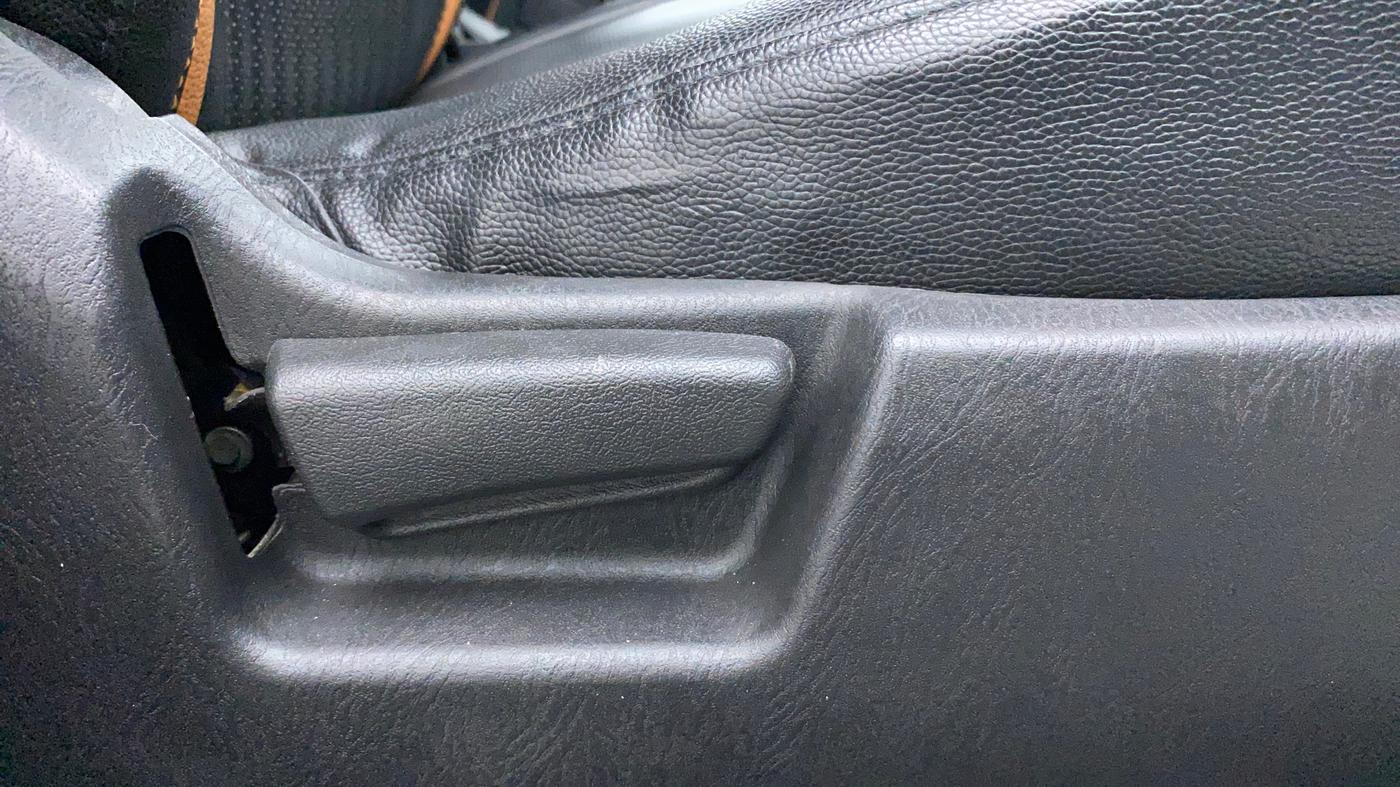 2020 Maruti Alto VXI, Petrol, Manual, 25,157 km, Driver Side Adjustment Panel