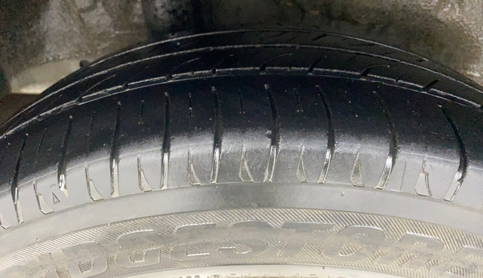 2015 Honda Jazz 1.2L I-VTEC V AT, Petrol, Automatic, 69,837 km, Right Rear Tyre Tread